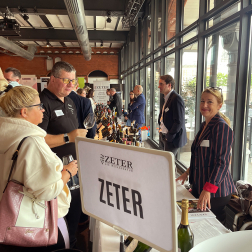 Zeter2.jpg